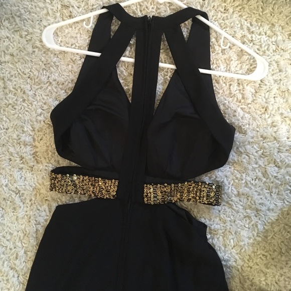 Black and Gold prom dress - Picture 7 of 8